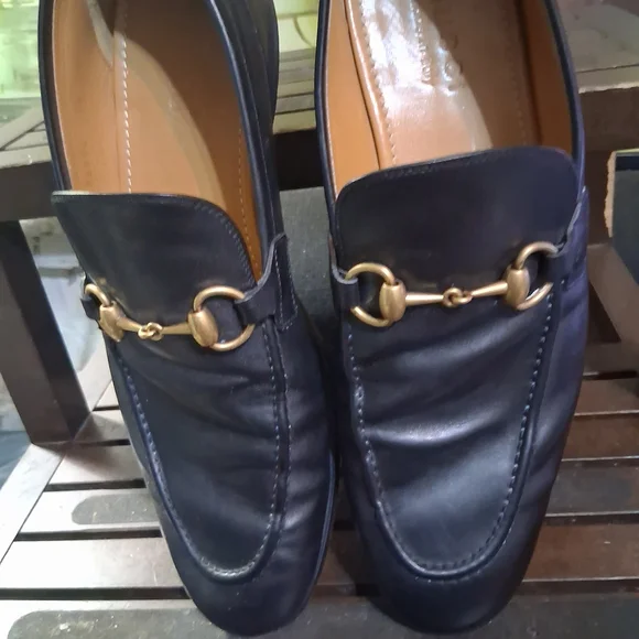 Gucci Black Loafers with Gold Accents - Picture 10 of 10